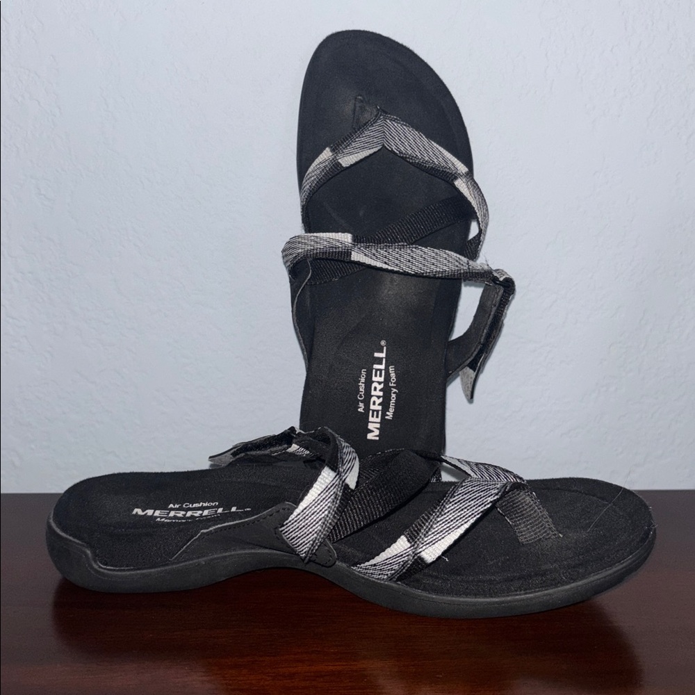 Merrell Black and White Sandals
